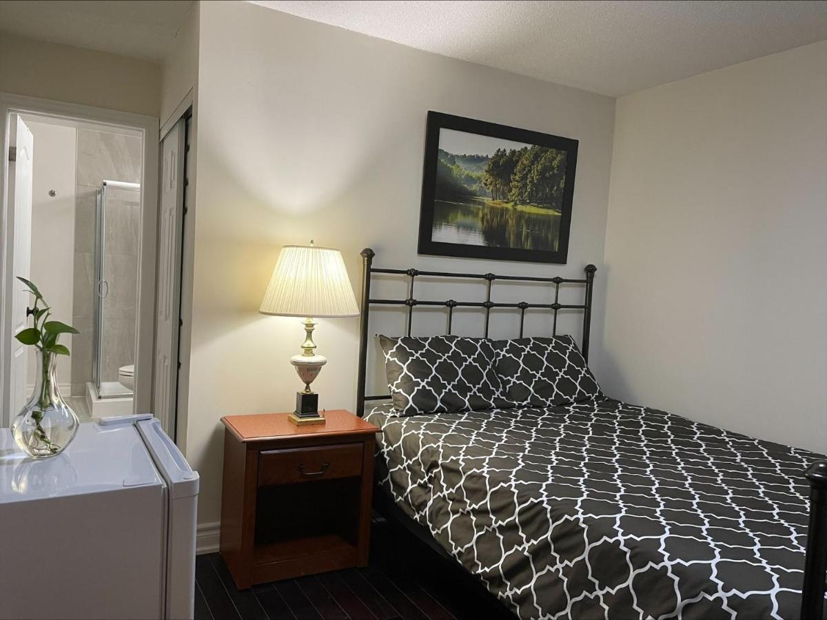 77 Nice And Warm Series Rooms Toronto Zewnętrze zdjęcie