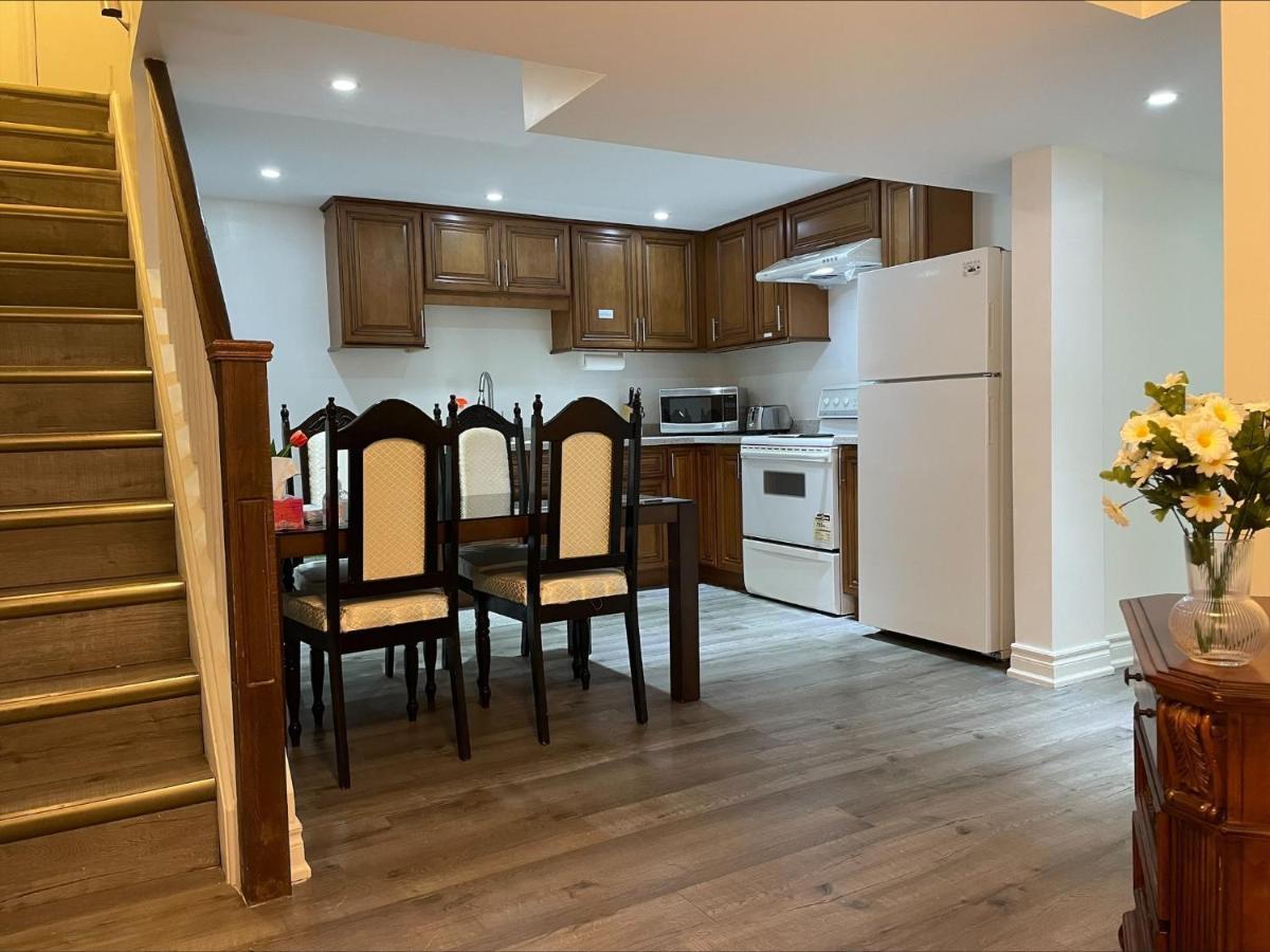 77 Nice And Warm Series Rooms Toronto Zewnętrze zdjęcie