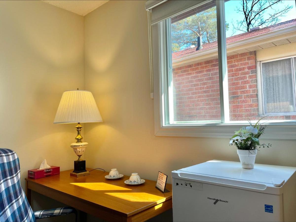 77 Nice And Warm Series Rooms Toronto Zewnętrze zdjęcie