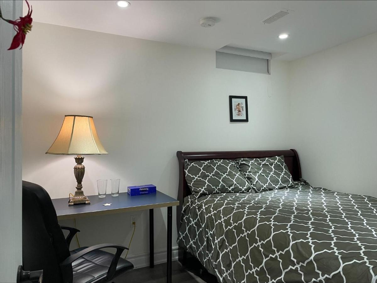 77 Nice And Warm Series Rooms Toronto Zewnętrze zdjęcie